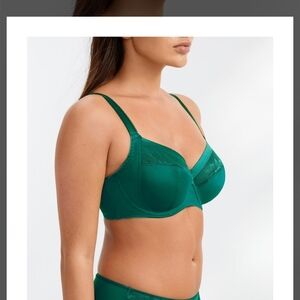 Green Full-Coverage Bra with Adjustable Straps
